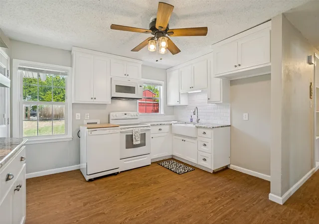 Photo 4 of Sale Pending at 346 Lorna St, Burleson, TX 76028 | MLS# 21320905 | Listing updated on 2026-08-18