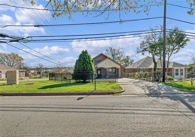 Photo 3 of Single family home for sale at 3022 Loving Ave, Fort Worth, TX 76106 | MLS# 21325557 | Listing updated on 2026-08-18