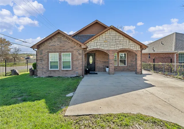 Photo 3 of Single family home for sale at 3022 Loving Ave, Fort Worth, TX 76106 | MLS# 21325557 | Listing updated on 2026-08-18