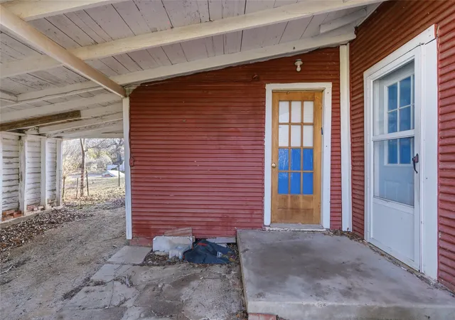Photo 4 of Single family home for sale at 309 S Ostrom Ave, Eastland, TX 76448 | MLS# 21325536 | Listing updated on 2026-09-03