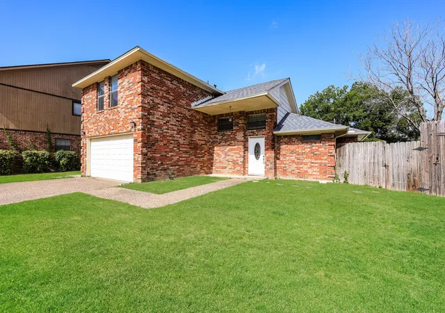 Photo 2 of Single family home for sale at 1107 Carrington Ct, Irving, TX 75060 | MLS# 21325473 | Listing updated on 2026-07-24