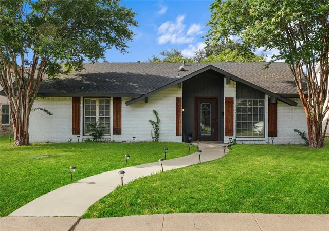 Photo 2 of Sale Pending at 3141 Darvany Dr, Dallas, TX 75220 | MLS# 21325599 | Listing updated on 2026-07-26