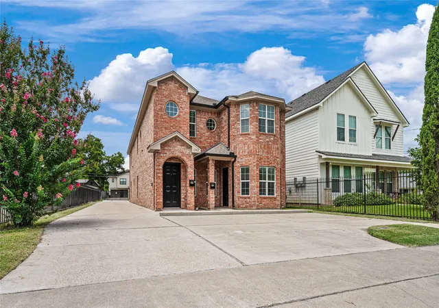 Photo 1 of Multi family home for sale at 1903 S 11th St, Waco, TX 76706 | MLS# 21320407 | Listing updated on 2026-07-09