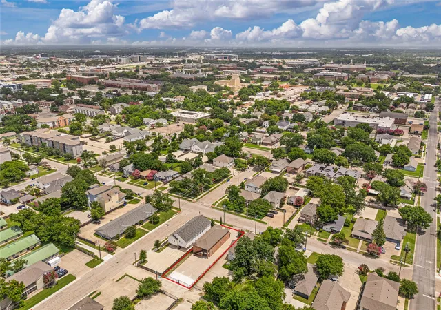 Photo 2 of Multi family home for sale at 1903 S 11th St, Waco, TX 76706 | MLS# 21320407 | Listing updated on 2026-07-09