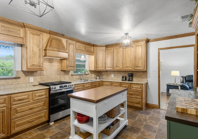 Photo 1 of Single family home for sale at 603 N 4th St, Wills Point, TX 75169 | MLS# 21325584 | Listing updated on 2026-09-19