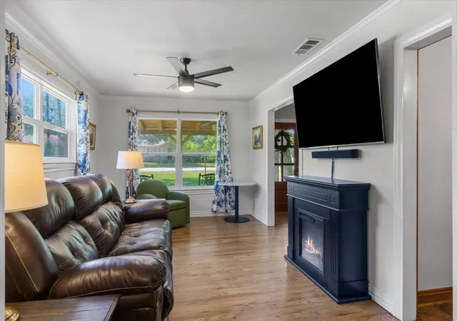 Photo 3 of Single family home for sale at 603 N 4th St, Wills Point, TX 75169 | MLS# 21325584 | Listing updated on 2026-09-19