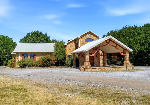 Photo 2 of Single family home for sale at 1211 Church Rd, Bridgeport, TX 76426 | MLS# 21325604 | Listing updated on 2026-08-22