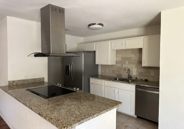 Photo 3 of Single family home for sale at 702 Meadowview Dr, Mansfield, TX 76063 | MLS# 21323254 | Listing updated on 2026-09-28