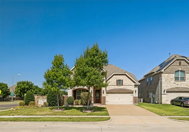 Homes for sale in Plano, TX | 801 Feathering Wy, Plano, TX 75074 | MLS# 21325676