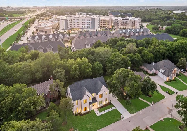3rd image of 10 Brook Hollow Ln, Trophy Club, TX 76262 | MLS# 21325710