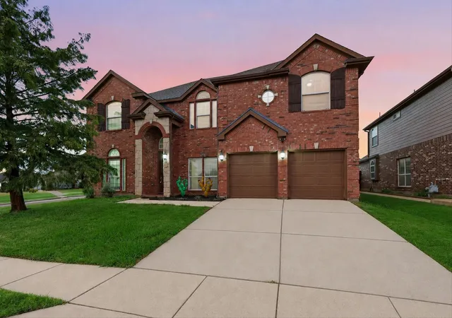 Photo 2 of Single family home for sale at 1301 Senita Cactus St, Fort Worth, TX 76177 | MLS# 21310950 | Listing updated on 2026-08-28