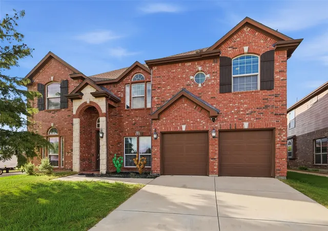 Photo 3 of Single family home for sale at 1301 Senita Cactus St, Fort Worth, TX 76177 | MLS# 21310950 | Listing updated on 2026-08-28
