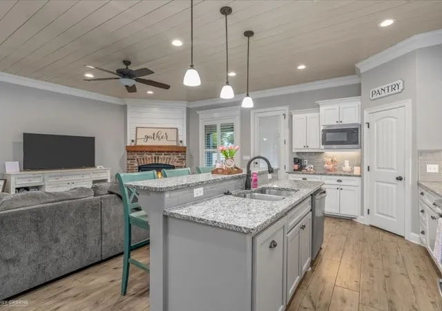 Photo 3 of Single family home for sale at 408 Halifax Cir, Benton, LA 71006 | MLS# 21325737 | Listing updated on 2026-08-20