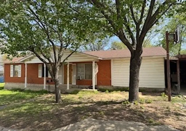 Photo 1 of Single family home for sale at 201 Hillcrest Dr, Nocona, TX 76255 | MLS# 21321870 | Listing updated on 2026-07-09