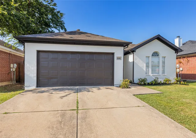 Photo 1 of Sale Pending at 3504 Silverado Trl, Roanoke, TX 76262 | MLS# 21325050 | Listing updated on 2026-08-22