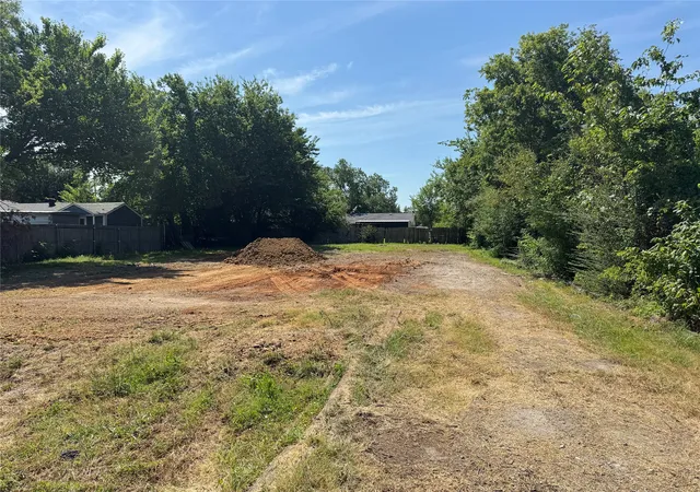 Photo 3 of Land for sale at 308 Oak St, Forney, TX 75126 | MLS# 21324244 | Listing updated on 2026-08-18