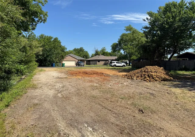 Photo 3 of Land for sale at 308 Oak St, Forney, TX 75126 | MLS# 21324244 | Listing updated on 2026-08-18