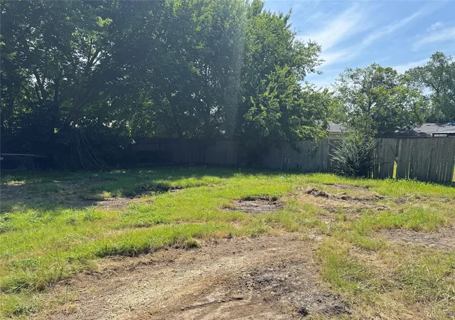 Photo 4 of Land for sale at 308 Oak St, Forney, TX 75126 | MLS# 21324244 | Listing updated on 2026-08-18