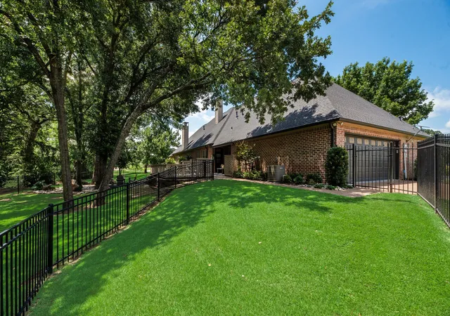 Photo 4 of Single family home for sale at 2000 Scott Pl, Corsicana, TX 75110 | MLS# 21325655 | Listing updated on 2026-07-09