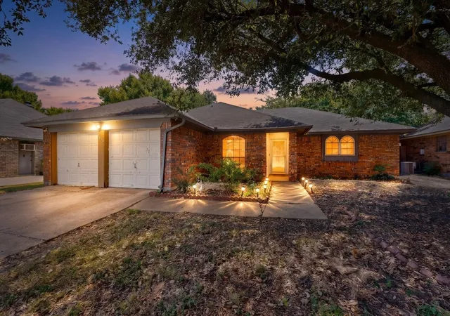 Photo 1 of Sale Pending at 6403 Running Creek Dr, Arlington, TX 76001 | MLS# 21325805 | Listing updated on 2026-10-03