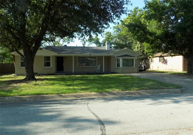 Photo 1 of Single family home for sale at 7821 Hood St, Fort Worth, TX 76135 | MLS# 21324178 | Listing updated on 2026-07-20