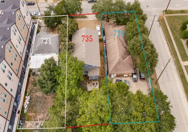 Photo 2 of Multi family home for sale at 735 W 10th St, Dallas, TX 75208 | MLS# 21325836 | Listing updated on 2026-07-22