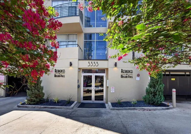 3rd image of 3333 Darcy St #2102, Fort Worth, TX 76107 | MLS# 21325195