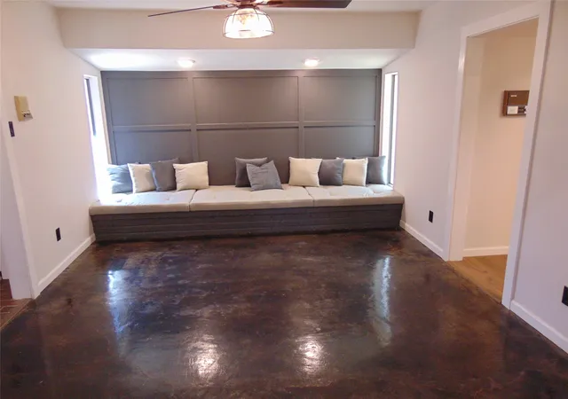 Photo 4 of Single family home for sale at 9 Whispering Ln, Lake Dallas, TX 75065 | MLS# 21325866 | Listing updated on 2026-09-19