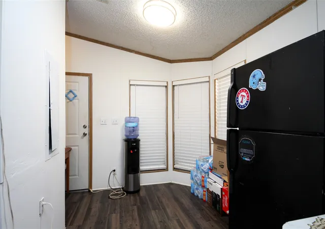 Photo 3 of Manufactured home for sale at 7151 County Road 151, Kaufman, TX 75142 | MLS# 21323607 | Listing updated on 2026-10-06