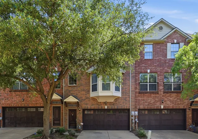 Photo 3 of Townhouse for sale at 1431 Chase Ln, Irving, TX 75063 | MLS# 21325169 | Listing updated on 2026-08-22