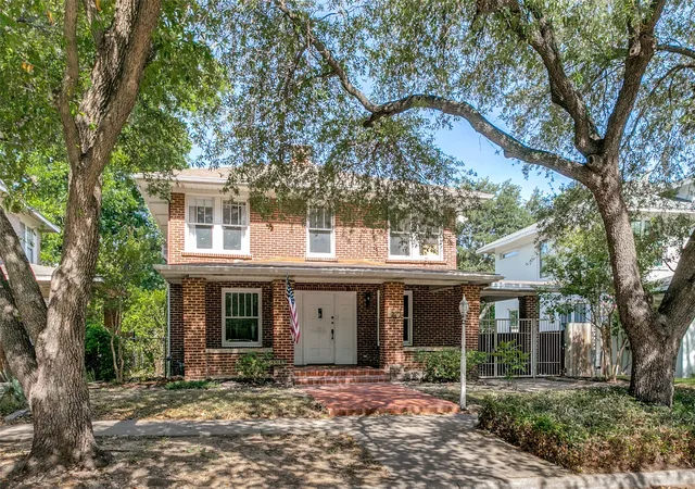 Photo 1 of Single family home for sale at 2212 Lipscomb St, Fort Worth, TX 76110 | MLS# 21325906 | Listing updated on 2026-07-09