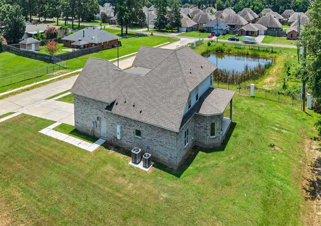 image of 9288 Humble St, Shreveport, LA 71106 | MLS# 21325890