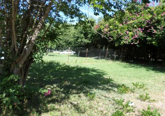 Photo 4 of Single family home for sale at 409 Holley St, Fort Worth, TX 76140 | MLS# 21325932 | Listing updated on 2026-07-11