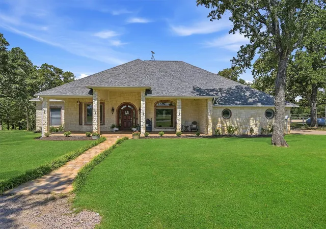 Photo 1 of Single family home for sale at 171 Briar Creek Rd, Whitesboro, TX 76273 | MLS# 21322390 | Listing updated on 2026-09-05