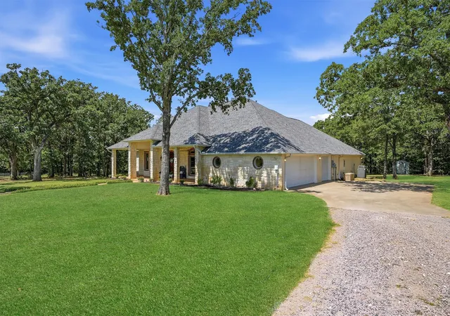 Photo 3 of Single family home for sale at 171 Briar Creek Rd, Whitesboro, TX 76273 | MLS# 21322390 | Listing updated on 2026-09-05