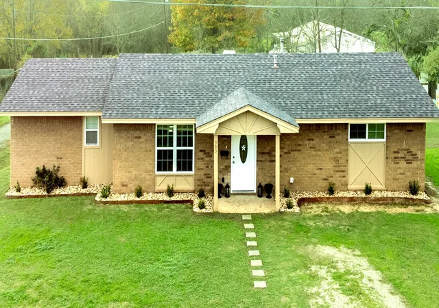 Photo 1 of Single family home for sale at 903 N Kaufman, Mexia, TX 76667 | MLS# 21317250 | Listing updated on 2026-09-01