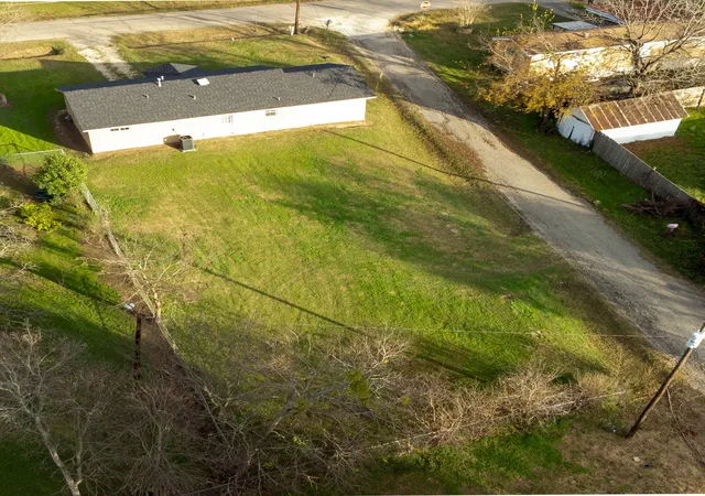 Photo 3 of Single family home for sale at 903 N Kaufman, Mexia, TX 76667 | MLS# 21317250 | Listing updated on 2026-09-01