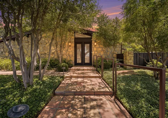 Photo 2 of Single family home for sale at 512 S Ammerman Ave, Eastland, TX 76448 | MLS# 21324817 | Listing updated on 2026-08-14