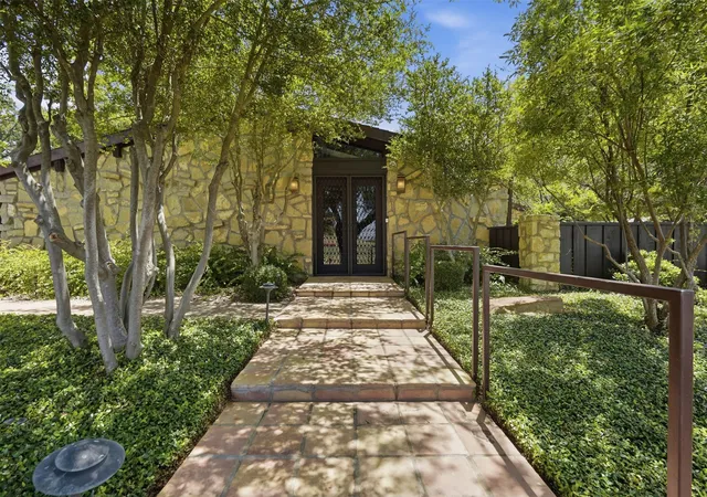 Photo 3 of Single family home for sale at 512 S Ammerman Ave, Eastland, TX 76448 | MLS# 21324817 | Listing updated on 2026-08-14