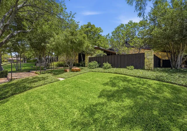 Photo 4 of Single family home for sale at 512 S Ammerman Ave, Eastland, TX 76448 | MLS# 21324817 | Listing updated on 2026-08-14