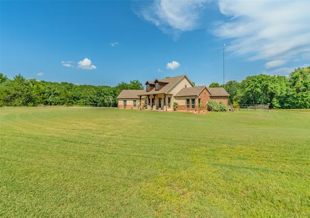 Photo 2 of Single family home for sale at 239 County Road 4105, Bonham, TX 75418 | MLS# 21326013 | Listing updated on 2026-08-22