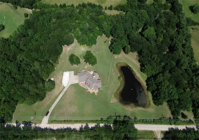 Photo 4 of Single family home for sale at 239 County Road 4105, Bonham, TX 75418 | MLS# 21326013 | Listing updated on 2026-08-22