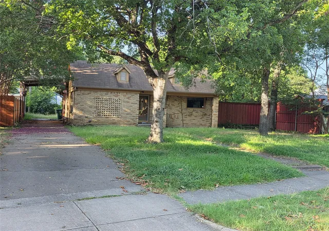 Photo 1 of Single family home for sale at 2216 Daisy Ln, Fort Worth, TX 76111 | MLS# 21324709 | Listing updated on 2026-08-22