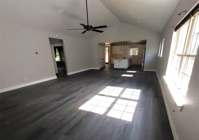 Photo 2 of Single family home for sale at 701 E Washington St, Paris, TX 75460 | MLS# 21324751 | Listing updated on 2026-08-21