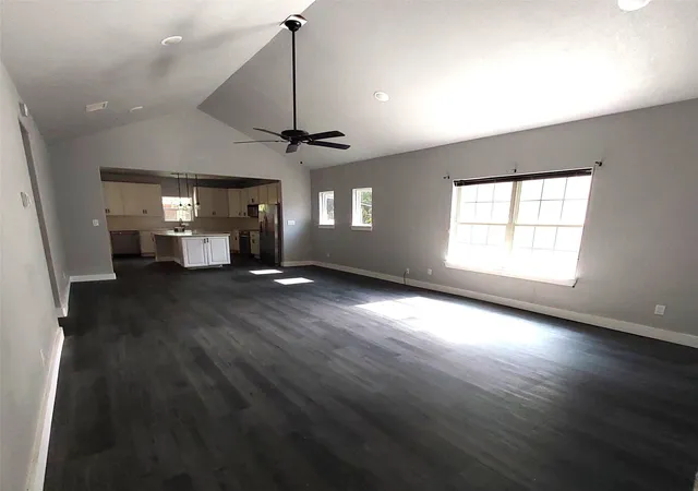 Photo 3 of Single family home for sale at 701 E Washington St, Paris, TX 75460 | MLS# 21324751 | Listing updated on 2026-08-21