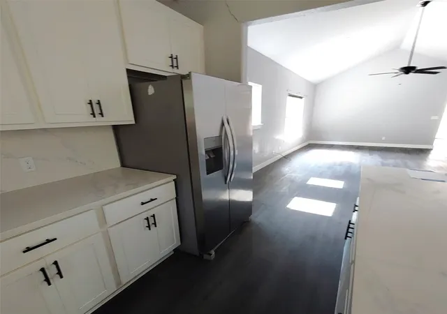 Photo 4 of Single family home for sale at 701 E Washington St, Paris, TX 75460 | MLS# 21324751 | Listing updated on 2026-08-21