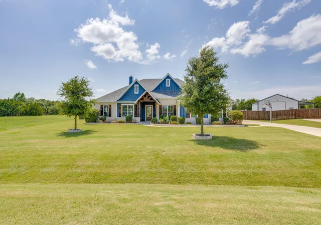 Photo 2 of Single family home for sale at 120 Homestead Ln, Waxahachie, TX 75165 | MLS# 21320901 | Listing updated on 2026-10-07