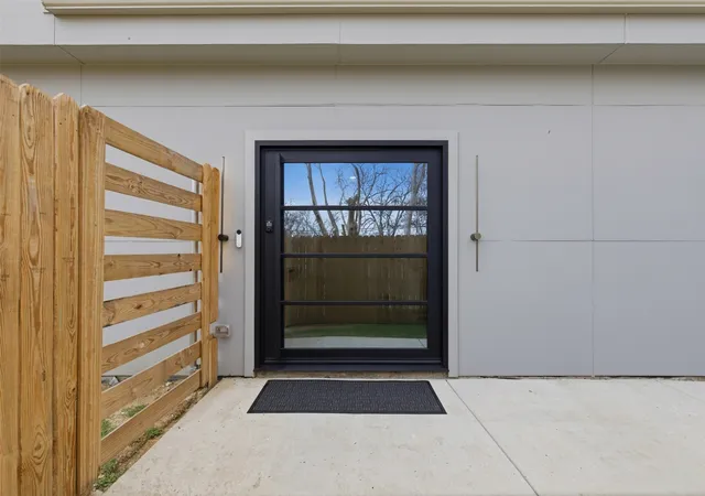 Photo 3 of Single family home for sale at 1810 Kraft St, Dallas, TX 75212 | MLS# 21326060 | Listing updated on 2026-08-22