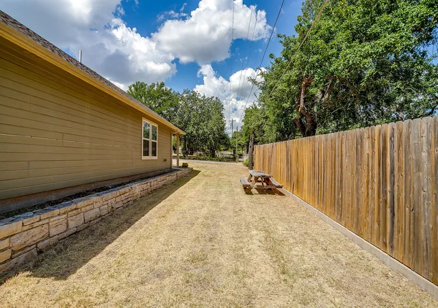 20th image of 719 Harness Trl, Granbury, TX 76049 | MLS# 21315955