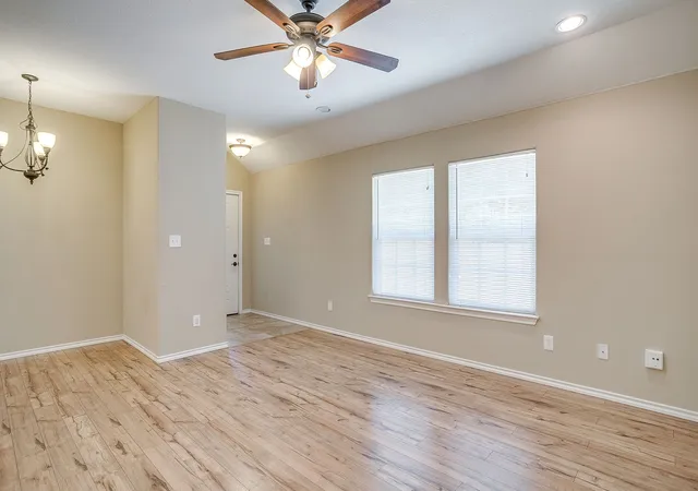 image of 719 Harness Trl, Granbury, TX 76049 | MLS# 21315955
